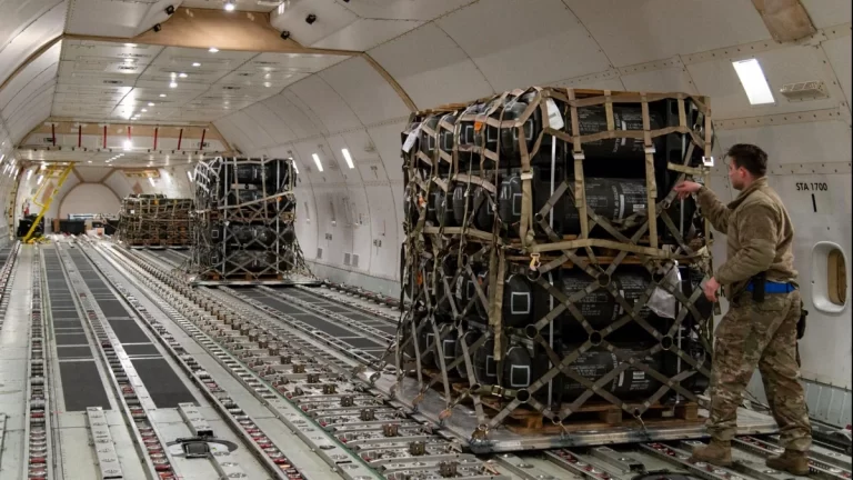 7d9d0dc5-52fa-3bc5-9d3e-0868eaecccdc_1200