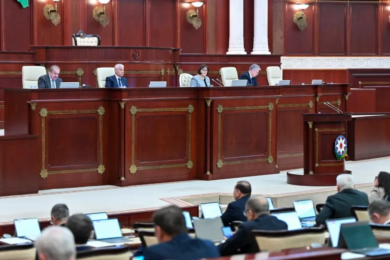 9eaf25b5-424b-3c90-9e8f-60e3e046d6b7_1200