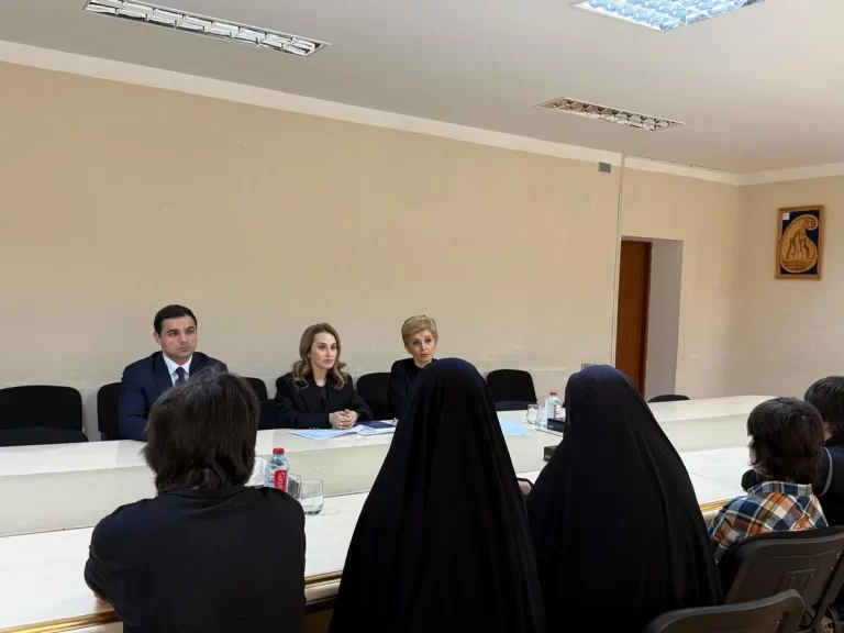 EK6WUpIECpHKitCIb7J1ZNh0ARvGesL0uygZHbJ6_1200 (1)