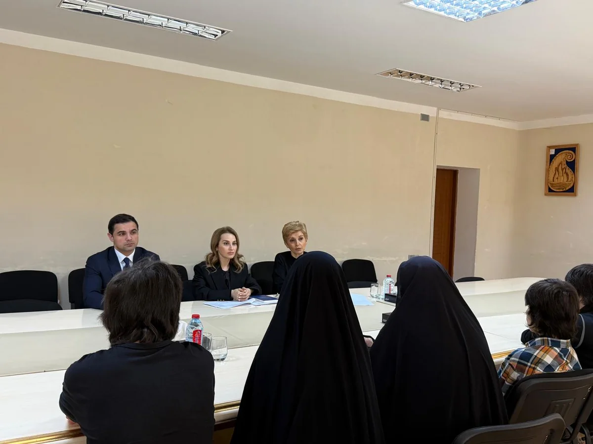 EK6WUpIECpHKitCIb7J1ZNh0ARvGesL0uygZHbJ6_1200 (1)