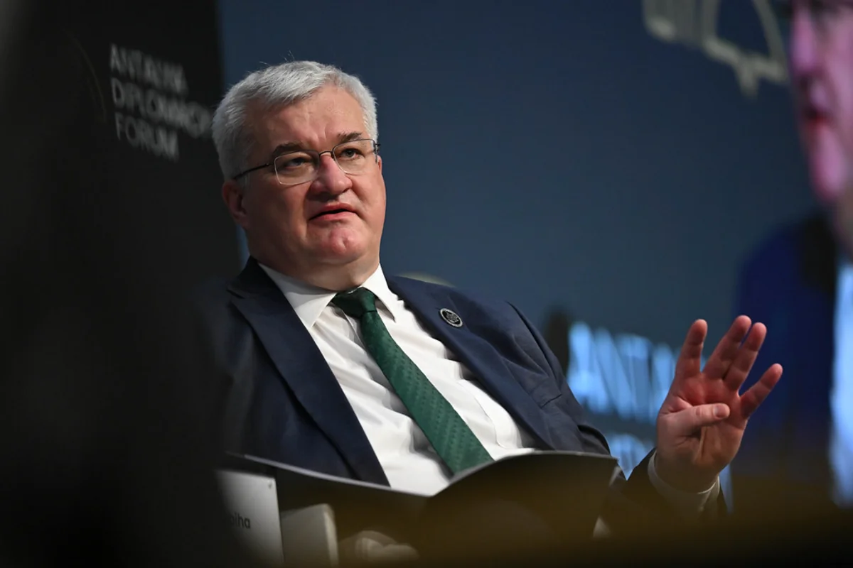 L5zwUg39gWq4OhRW5OoXOaL4LqKLpT5Gbt3OhPC1_1200