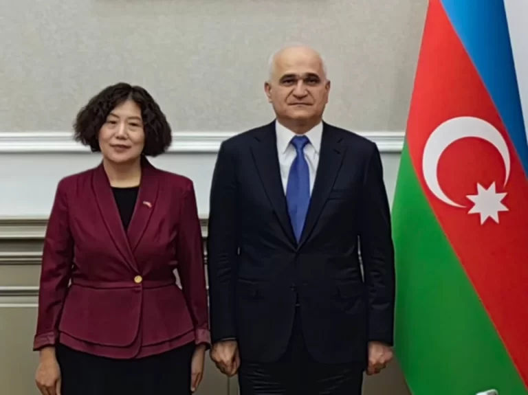 TSLKzE2lKbBg4z9GcCSbjeoXpl9YGbWxfxbE6CQg_1200