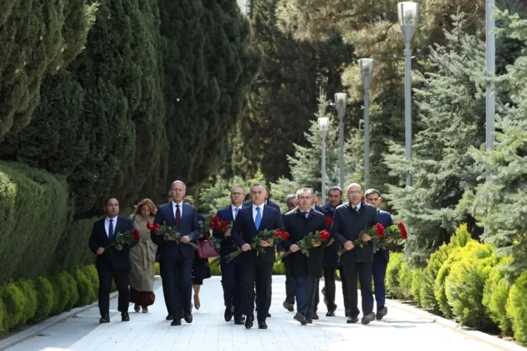 hVnBQ8UPKUD4RwmxDLUOxRihQzNEJ9yFQFJRJB6u_1200 (1)