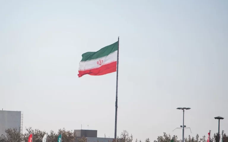 szzOPYpS5sHITEygLKuiZi3AOzeWFGQzFE8yo9e2_1200